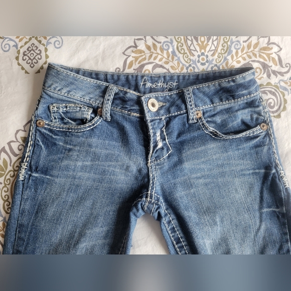 Excellent Condition. Size 3 Vintage Amethyst Flared Jeans. - Picture 3 of 7